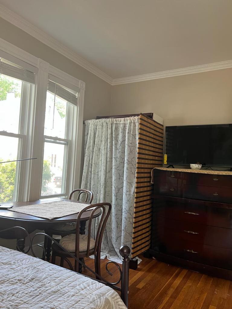 Private Room In A Grand House Boston Buitenkant foto